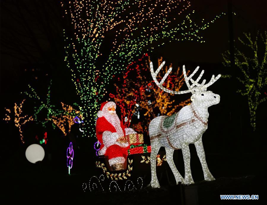 U.S.-CHICAGO-LINCOLN PARK ZOO-ILLUMINATION-CHRISTMAS