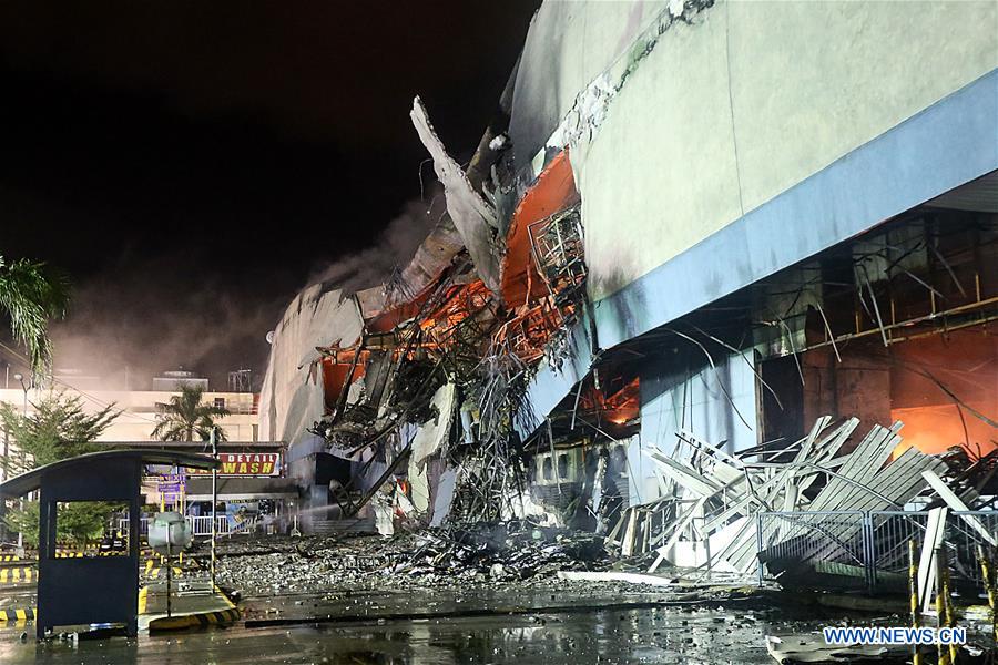 PHILIPPINES-DAVAO CITY-SHOPPING MALL-FIRE