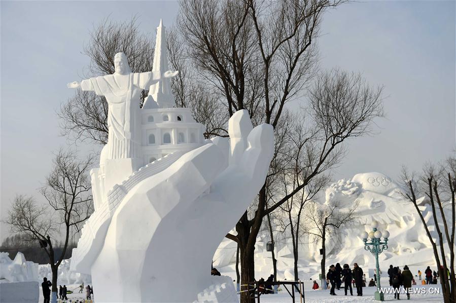 CHINA-HARBIN-SNOW SCULPTURE (CN)