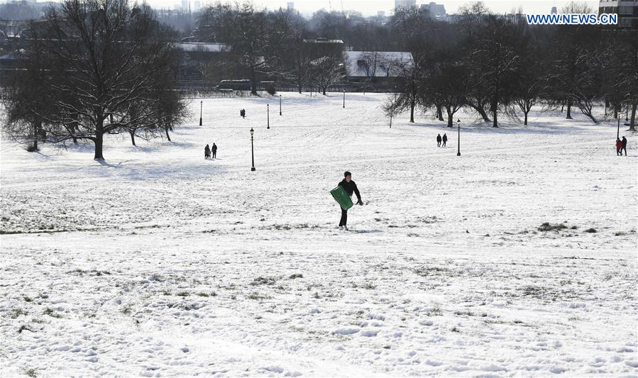 BRITAIN-LONDON-SNOW