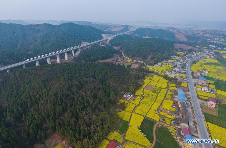 CHINA-SICHUAN-RAILWAY-SCENERY (CN)