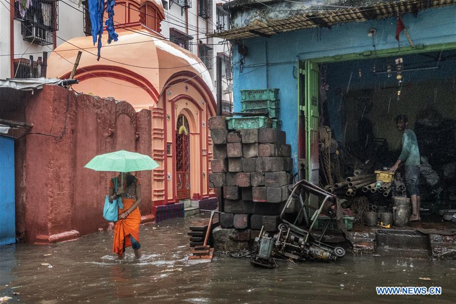 INDIA-KOLKATA-HEAVY RAIN