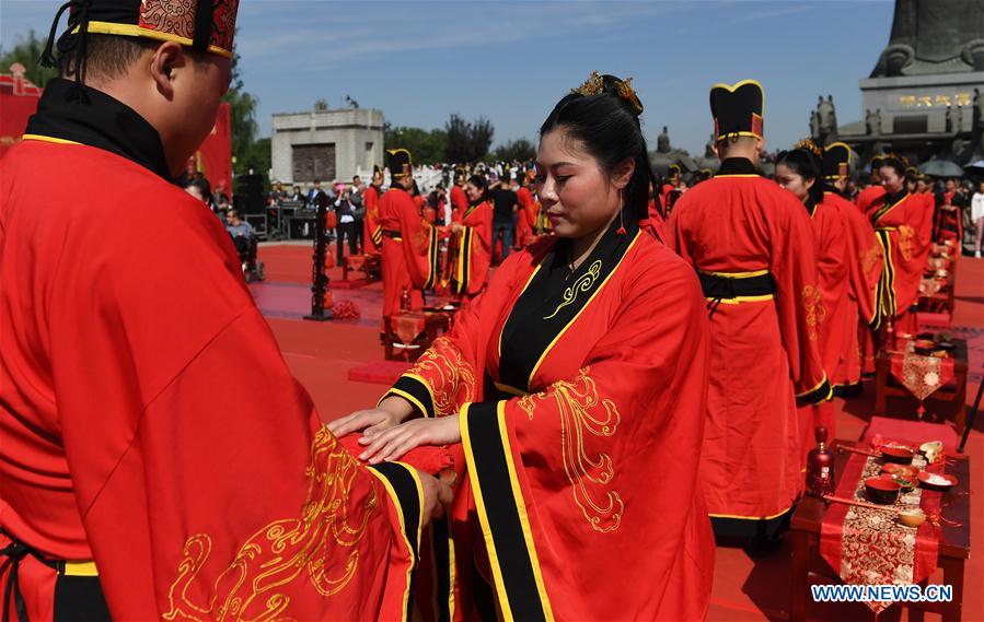 CHINA-XI'AN-GROUP WEDDING-HAN STYLE (CN)