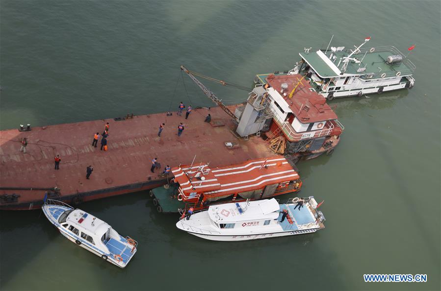 #CHINA-CHONGQING-BUS CRASH (CN)