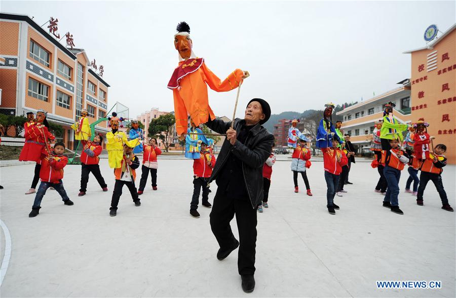 CHINA-GUIZHOU-SHIQIAN-PUPPET SHOW (CN)