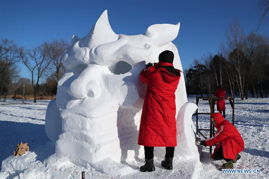 CHINA-HEILONGJIANG-HARBIN-SNOW SCULPTURE (CN)