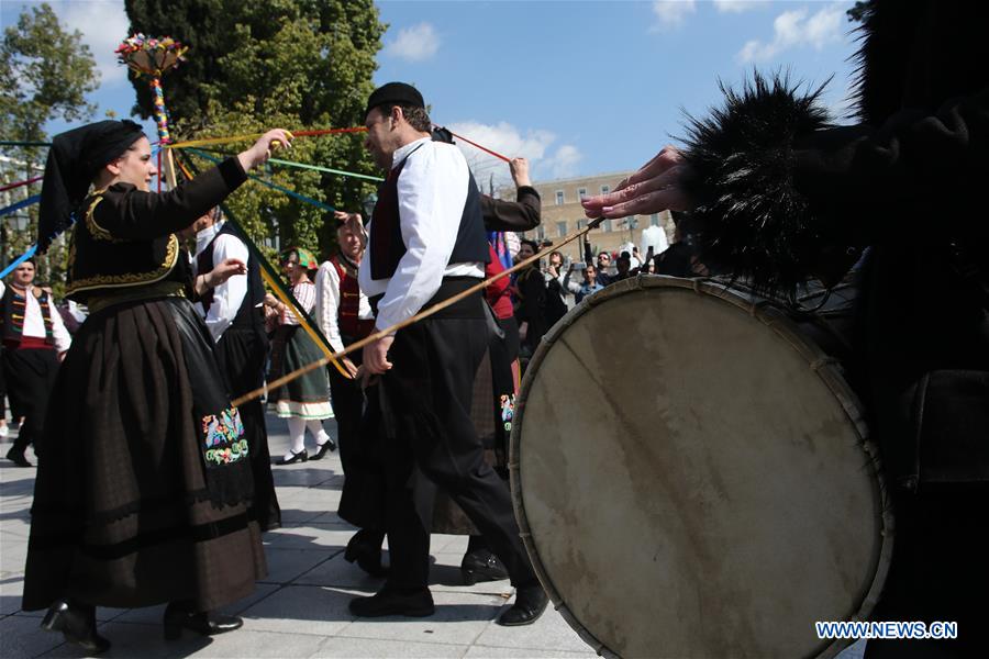 GREECE-ATHENS-CARNIVAL-DANCE