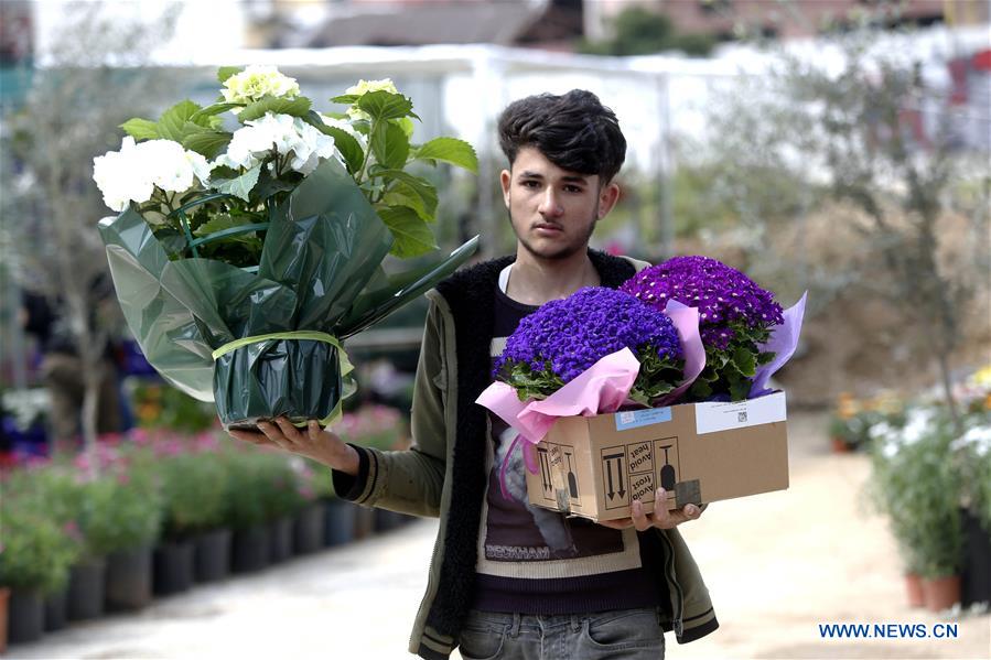 LEBANON-BEIRUT-MOTHER'S DAY-FLOWER