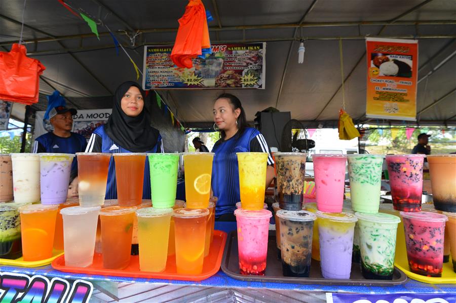 BRUNEI-BANDAR SERI BEGAWAN-RAMADAN MARKET-FOOD