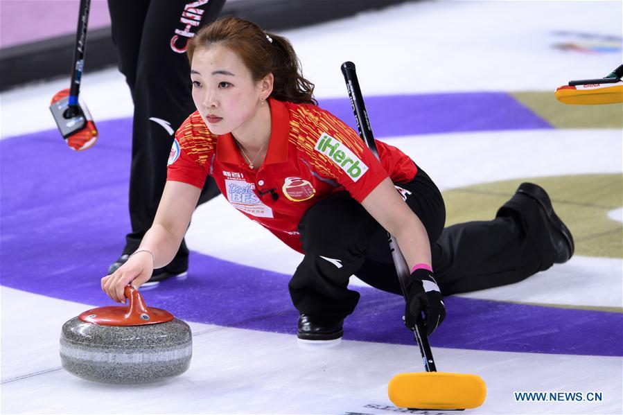 (SP)CHINA-BEIJING-CURLING-WCF WORLD CUP GRAND FINAL-DAY 1