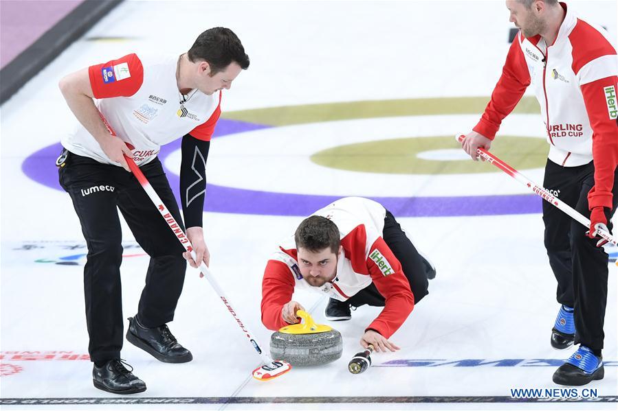 (SP)CHINA-BEIJING-CURLING-WCF WORLD CUP GRAND FINAL-DAY 2