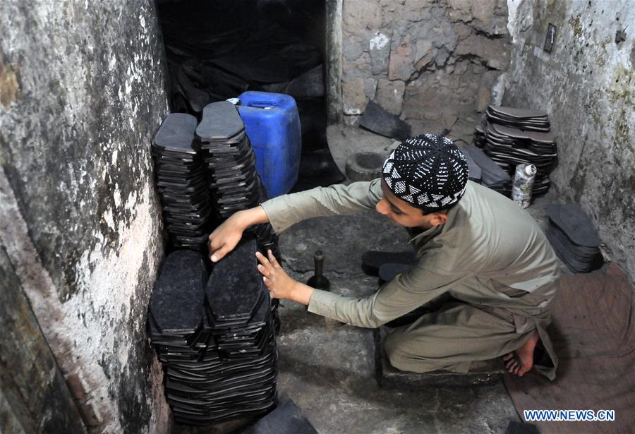 PAKISTAN-PESHAWAR-EID AL-FITR-SHOE MAKING