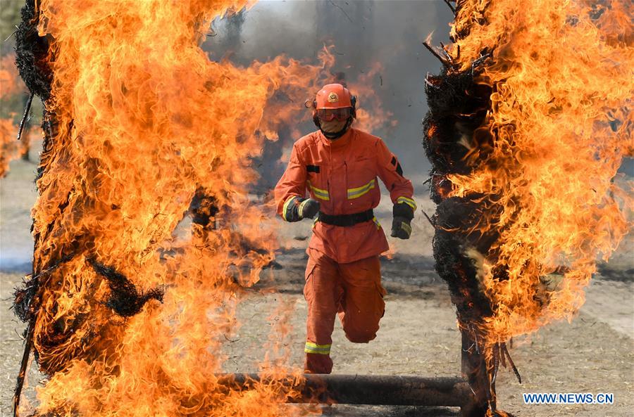 CHINA-HOHHOT-FIREMAN-TRAINING (CN)