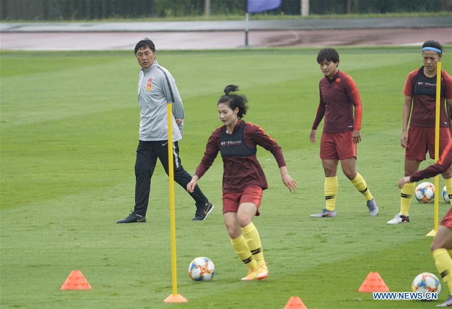 (SP)FRANCE-LE HAVRE-2019 FIFA WOMEN'S WORLD CUP-ROUND OF 16-CHINA-TRAINING SESSION