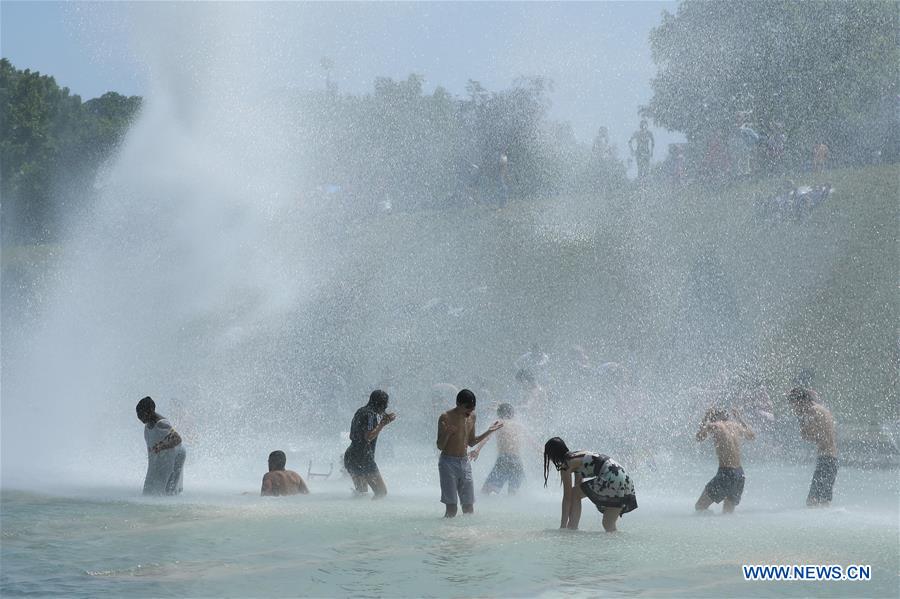 FRANCE-PARIS-HEAT WAVE