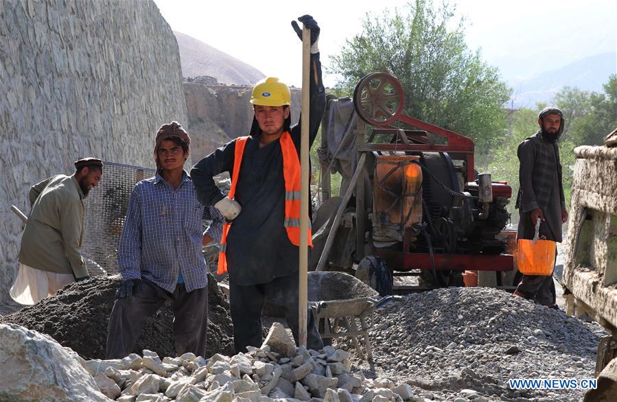 AFGHANISTAN-LAGHMAN-KEY ROAD- CONSTRUCTION