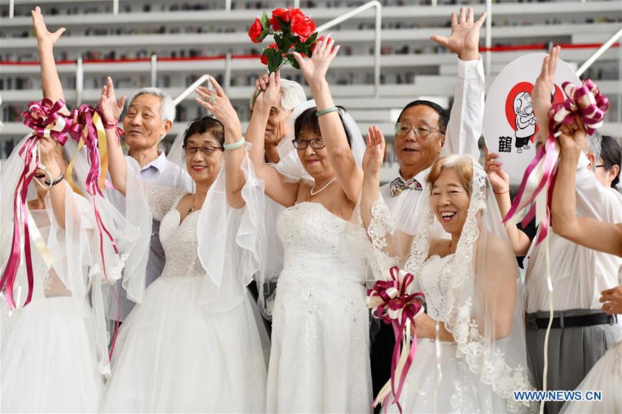 CHINA-TIANJIN-ELDERLY COUPLES-WEDDING PHOTOS (CN)