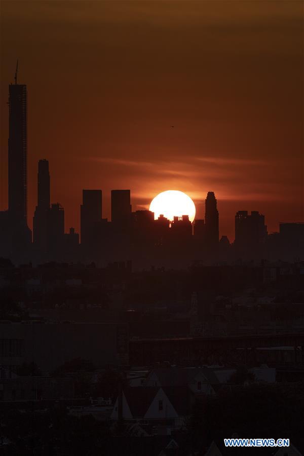 U.S.-NEW YORK-SUNSET