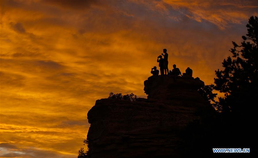 XINHUA PHOTOS OF THE DAY