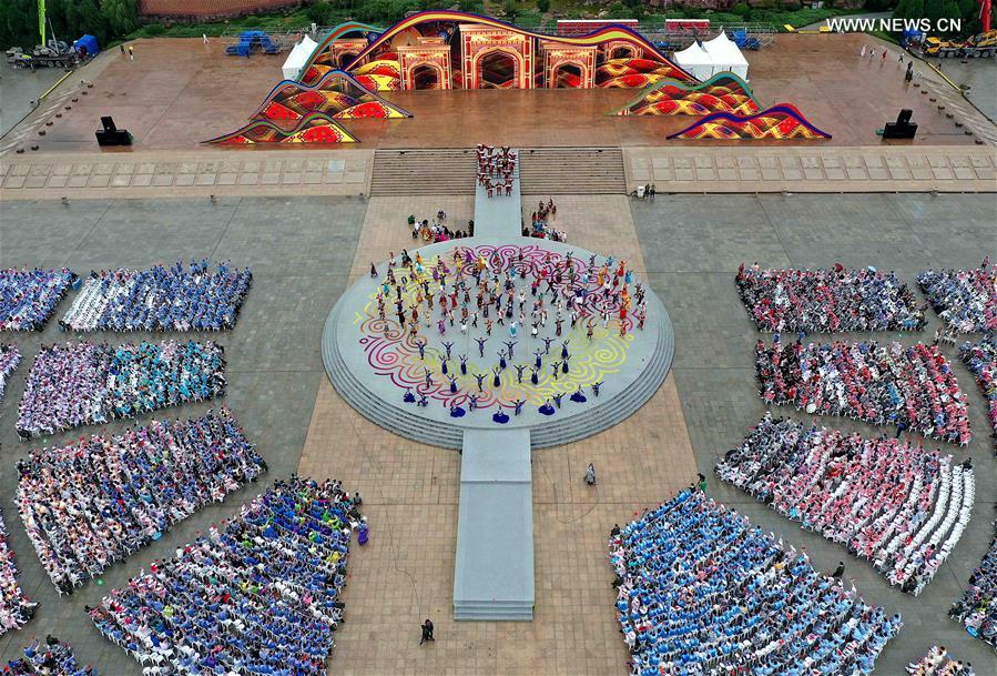 (SP)CHINA-ZHENGZHOU-NATIONAL TRADITIONAL GAMES OF ETHNIC MINORITIES-PERFORMANCE GALA