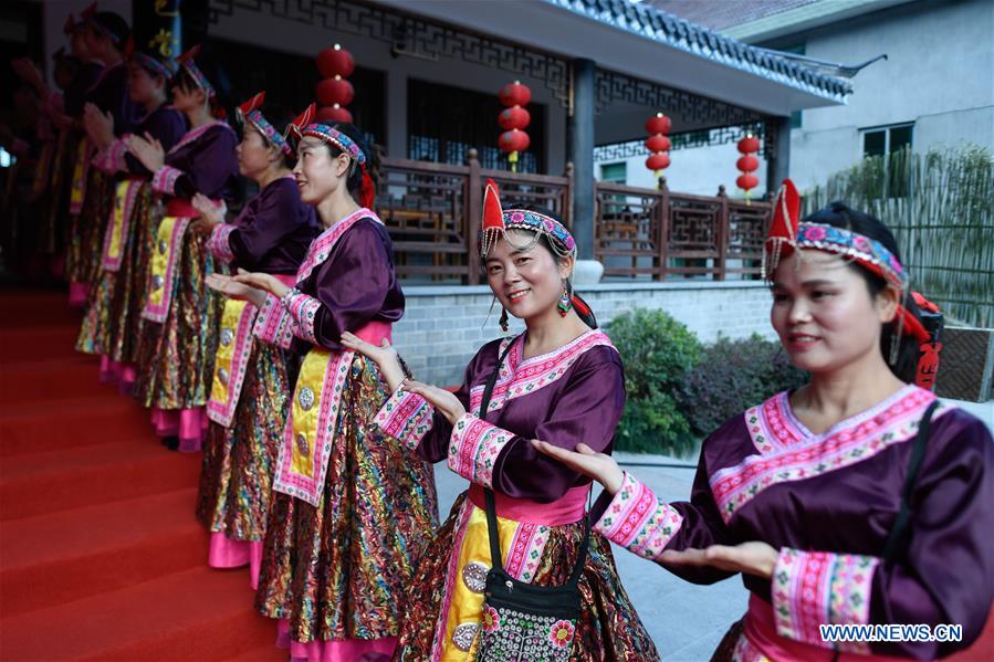 CHINA-ZHEJIANG-ESHAN-LONG-TABLE BANQUET (CN)