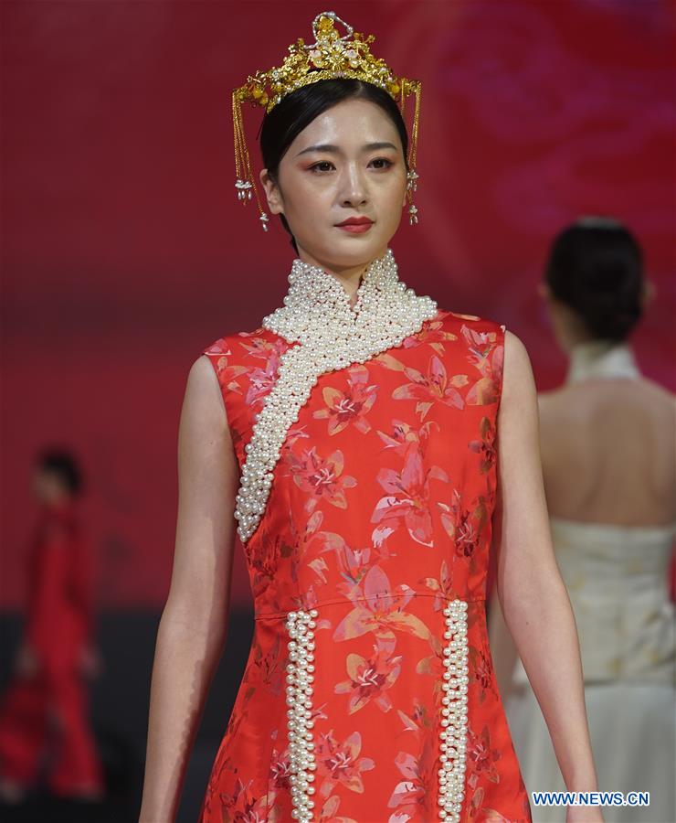 CHINA-JIANGSU-WEDDING DRESS-FASHION SHOW (CN)