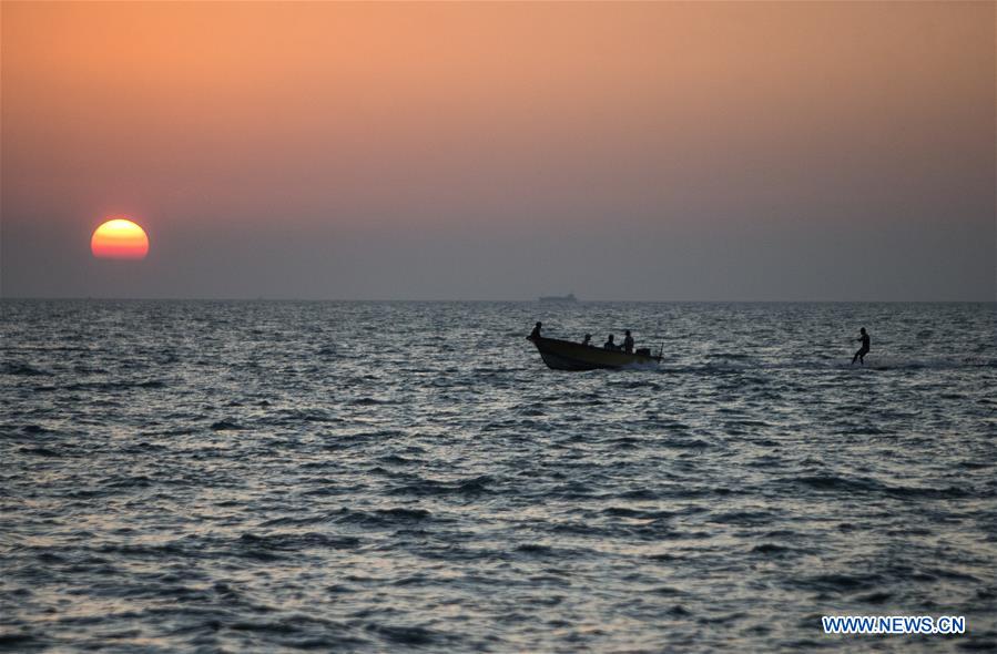 IRAN-BUSHEHR-SEASIDE-SCENERY