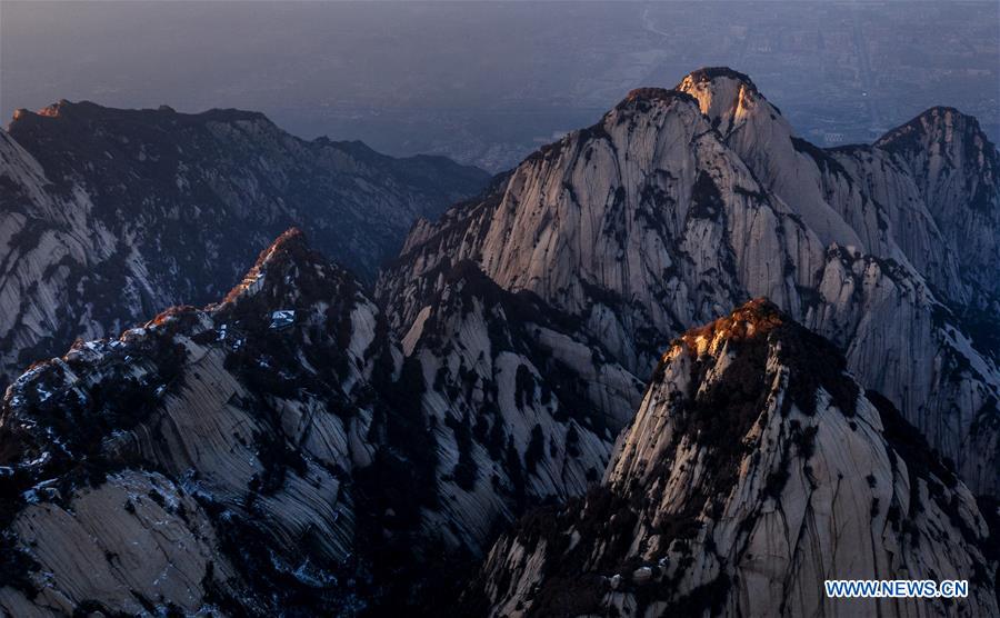 CHINA-SHAANXI-MOUNT HUASHAN-SUNSET (CN)