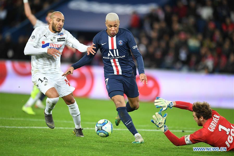 (SP)FRANCE-PARIS-FOOTBALL-LIGUE 1-PARIS SAINT GERMAIN VS AMIENS