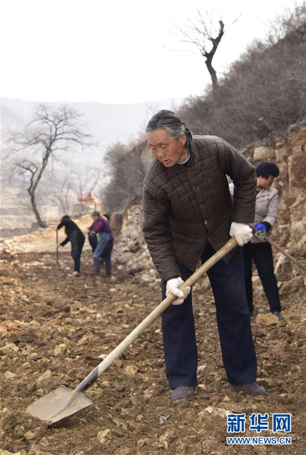 （在習近平新時代中國特色社會主義思想指引下——新時代新作為新篇章·圖文互動）（1）“困難面前有我們”——太行山革命老區(qū)一個小山村的蝶變