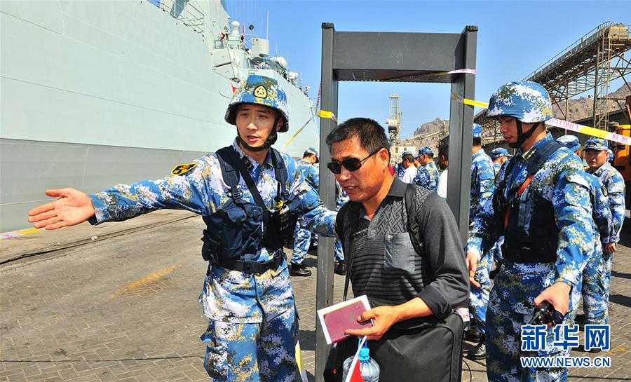 （新華全媒頭條·圖文互動）（7）沿著中國特色強軍之路闊步前進——黨中央、中央軍委領(lǐng)導(dǎo)推進國防和軍隊建設(shè)70年紀(jì)實