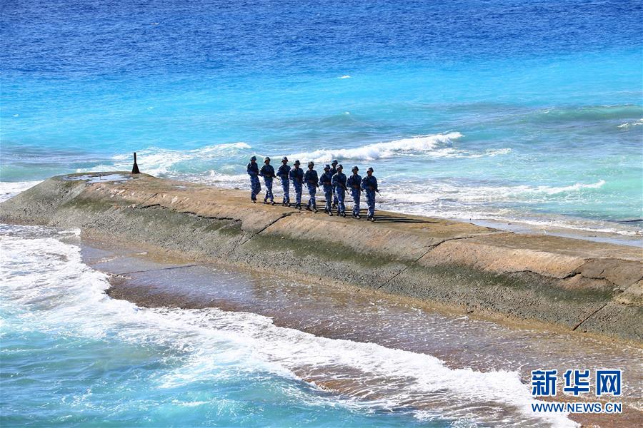 （新華全媒頭條·圖文互動）（10）沿著中國特色強軍之路闊步前進——黨中央、中央軍委領(lǐng)導(dǎo)推進國防和軍隊建設(shè)70年紀(jì)實