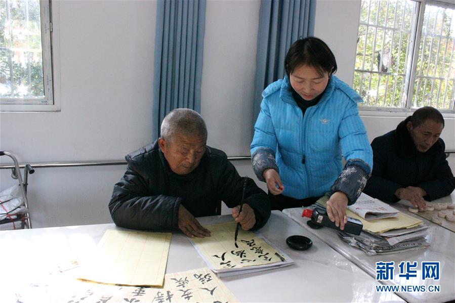 （在習(xí)近平新時代中國特色社會主義思想指引下——新時代新作為新篇章·總書記關(guān)切脫貧事·圖文互動）（3）醫(yī)療扶貧，照亮貧困家庭的明天