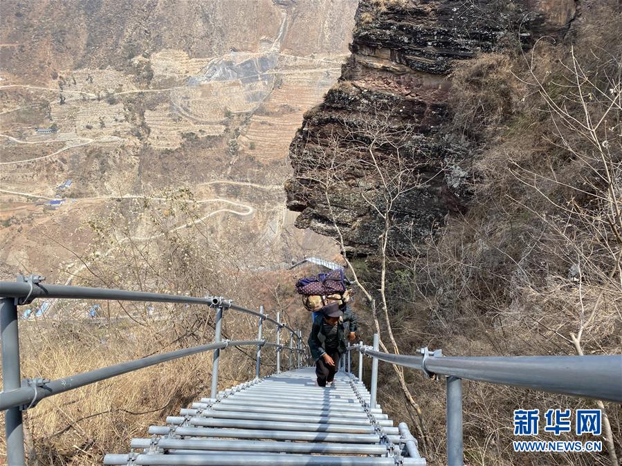 （在習(xí)近平新時代中國特色社會主義思想指引下——新時代新作為新篇章·習(xí)近平總書記關(guān)切事·圖文互動）（3）啃下最后的硬骨頭——脫貧攻堅掛牌督戰(zhàn)進行時