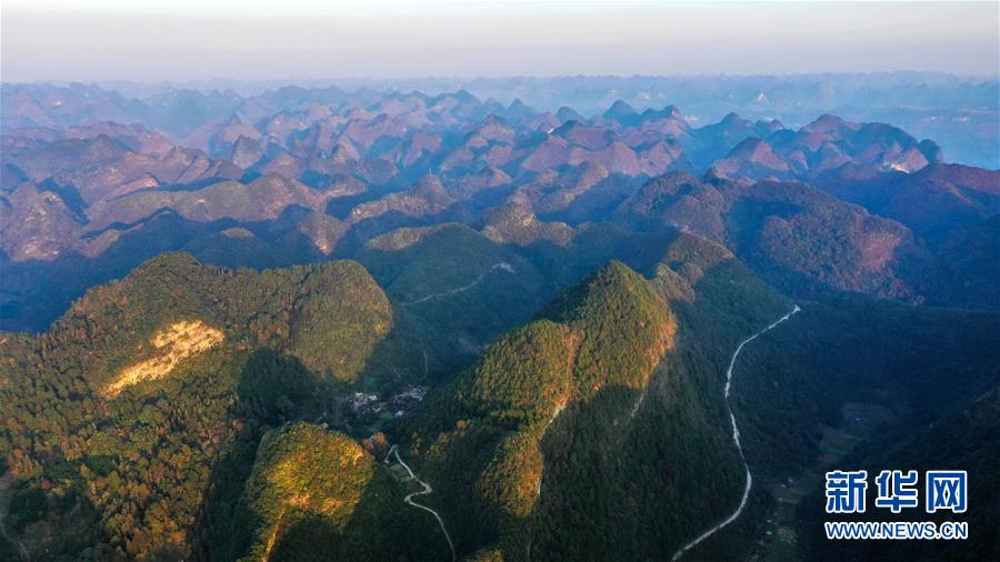 （新華全媒頭條·圖文互動）（1）“七遷”出深山——貴州瑤鄉(xiāng)之變濃縮極貧地區(qū)脫貧攻堅奮斗史