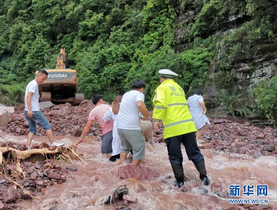 （新華全媒頭條·圖文互動）（11）把確保人民生命安全放在第一位——聚焦當前我國防汛救災(zāi)工作