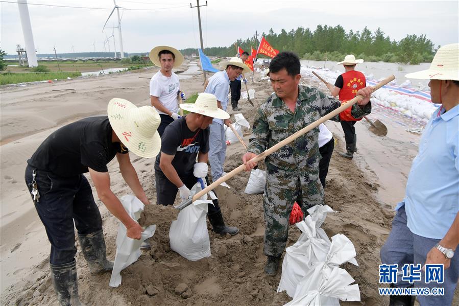 （新華全媒頭條·圖文互動）（3）筑起共御水患的鋼鐵長堤——戰(zhàn)洪一線的“干群關系新答卷”