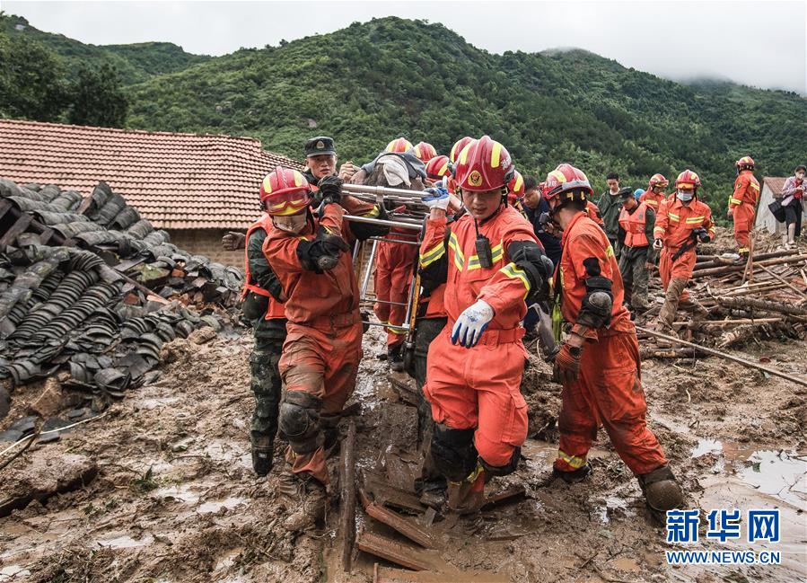 （新華全媒頭條·圖文互動）（13）筑起共御水患的鋼鐵長堤——戰(zhàn)洪一線的“干群關系新答卷”