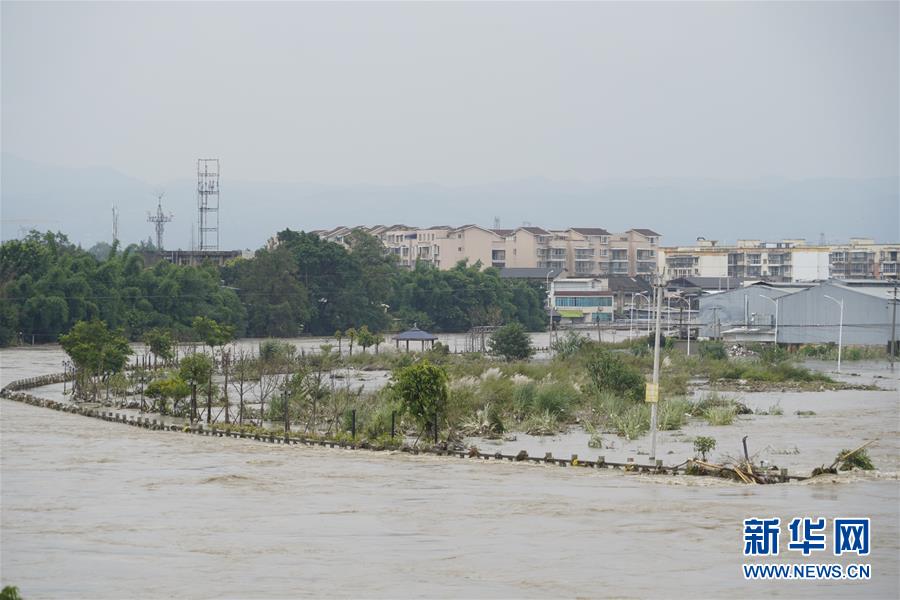 （防汛抗洪·圖文互動）（2）遭遇罕見連續(xù)性暴雨 四川全力應(yīng)對汛情