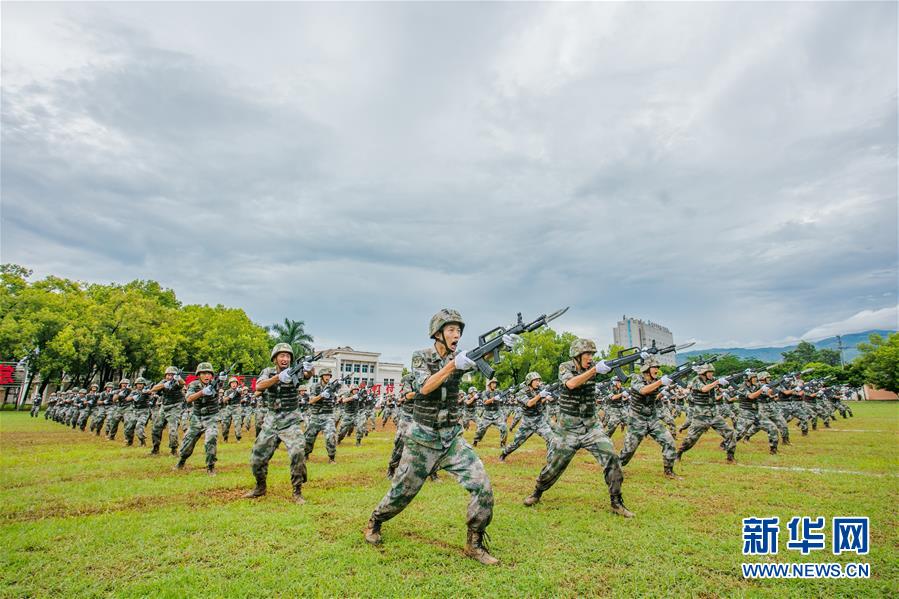 （在習(xí)近平強(qiáng)軍思想指引下·我們在戰(zhàn)位報(bào)告·圖文互動(dòng)）（2）千里移防，鐵心跟黨走——南部戰(zhàn)區(qū)陸軍第75集團(tuán)軍某紅軍旅政治建軍、練兵備戰(zhàn)記事