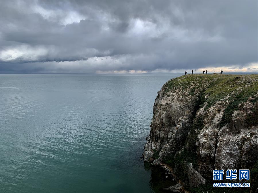 （新華全媒頭條·圖文互動）（3）大湖見證 ——持續(xù)保護(hù)讓青海湖生態(tài)華麗“蝶變”