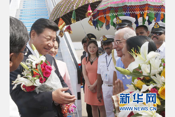 9月17日，國家主席習近平抵達古吉拉特邦艾哈邁達巴德市，開始對印度進行國事訪問。 新華社記者 鞠鵬 攝