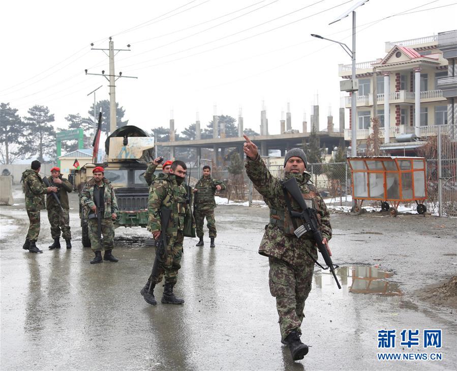 （國(guó)際）（2）阿富汗首都一軍隊(duì)駐地遭襲擊致9人死亡