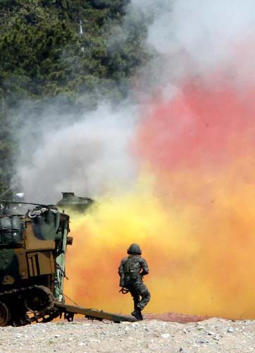 韓美海軍陸戰(zhàn)隊展開聯(lián)合訓(xùn)練